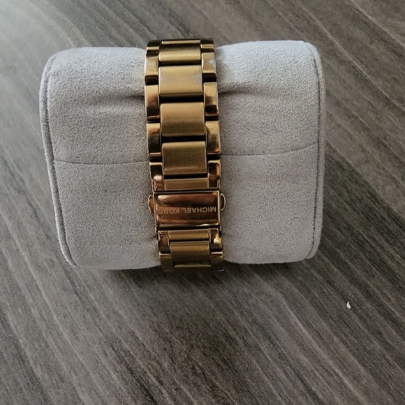 Michael Kors Rosegold watch - Picture 3 of 8